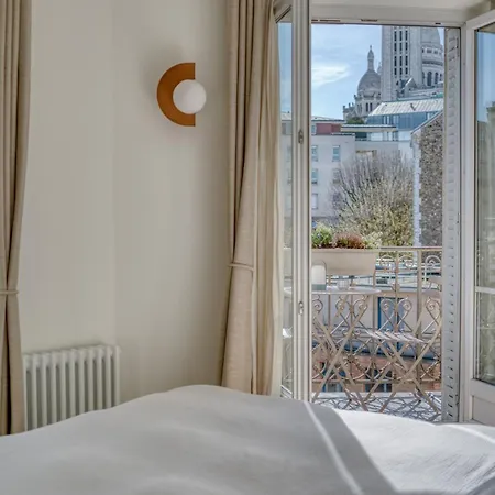 Lamarck Luxury Apartment