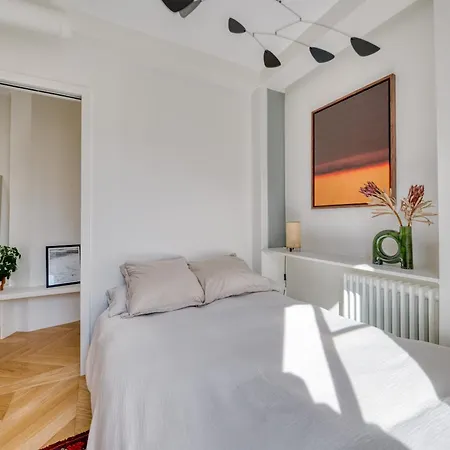 Lamarck Luxury Apartment